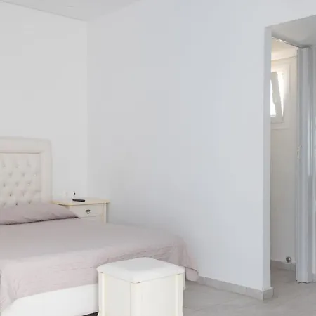 La * Mykonos Town